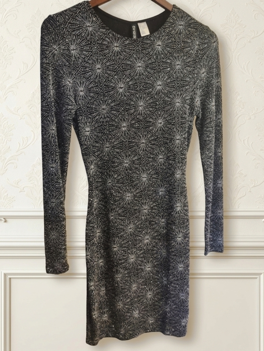​H&M DIVIDED Black Silver Geometric Glitter Bodycon Mini Dress Cutout Back